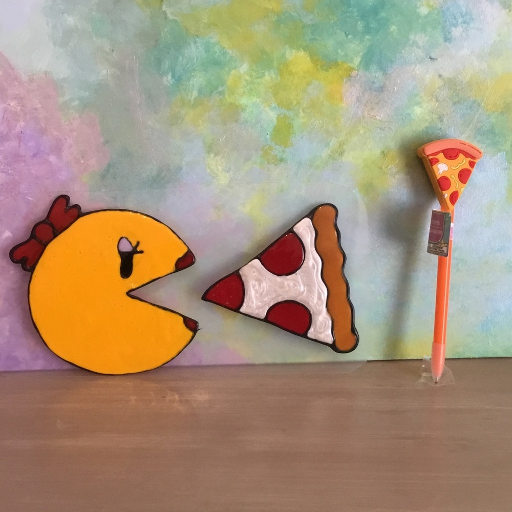 New Hand Painted Window Clings MS. PAC MAN EATING a SLICE of PIZZA and Pen